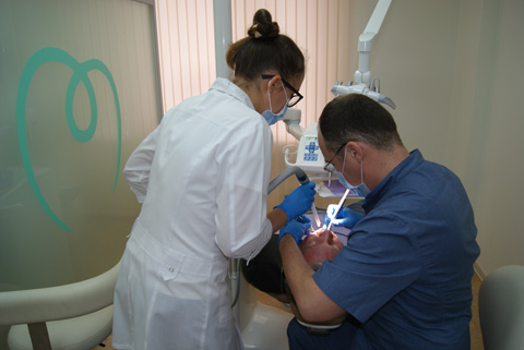 Бахарев Леонид главный врач, стоматолог